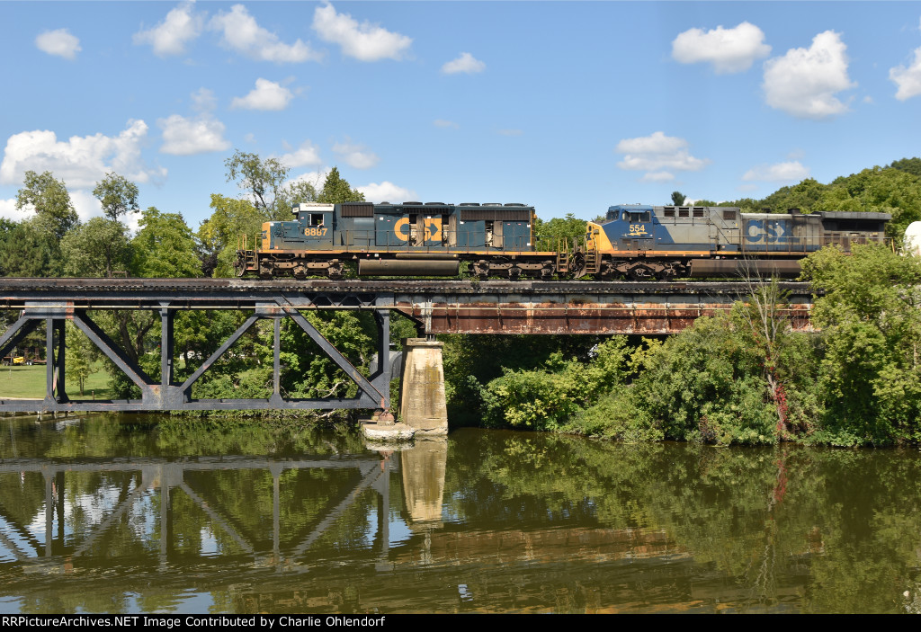 CSXT 8887